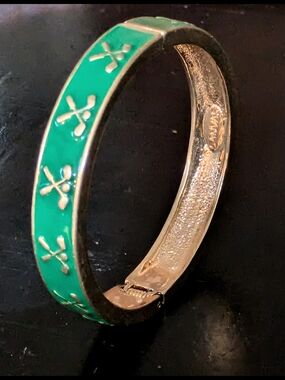 Canvas Green Enamel Golf Club Accent Bangle Bracelet